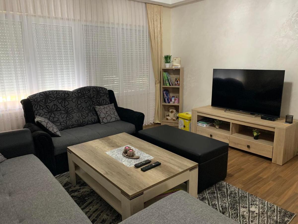 Anja Apartman Bosanski Samac Exterior photo